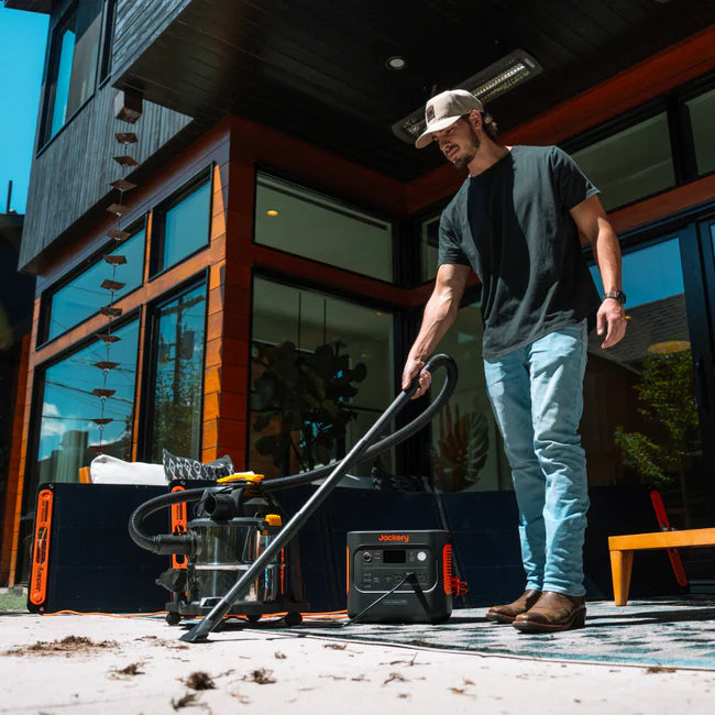 2 x Jackery Solar Generator 2000 v2 + 2 x SolarSaga 200W Portable Solar Panel